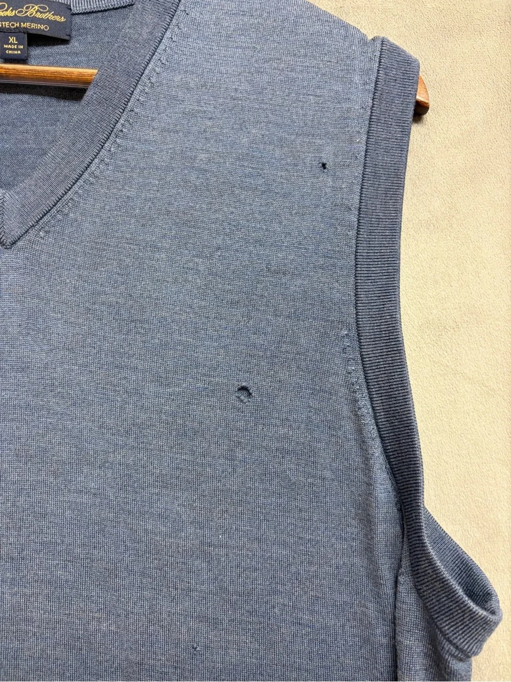 Brooks Brothers BrooksTech Marino Wool V Neck Vest XL Blue Distressed Grunge